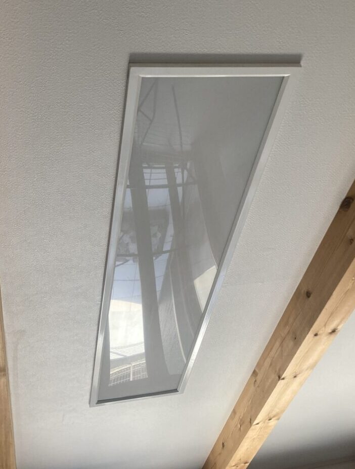 広島市安佐南区の住宅に設置されていたパネル付き埋込型蛍光灯